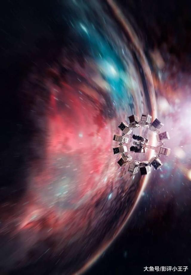 如果掉入黑洞内的奇点会怎样?科幻神作《星际
