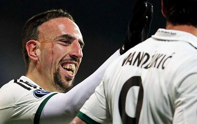 里贝里因脸疤成巨星,梅西患侏儒症成球王:痛苦