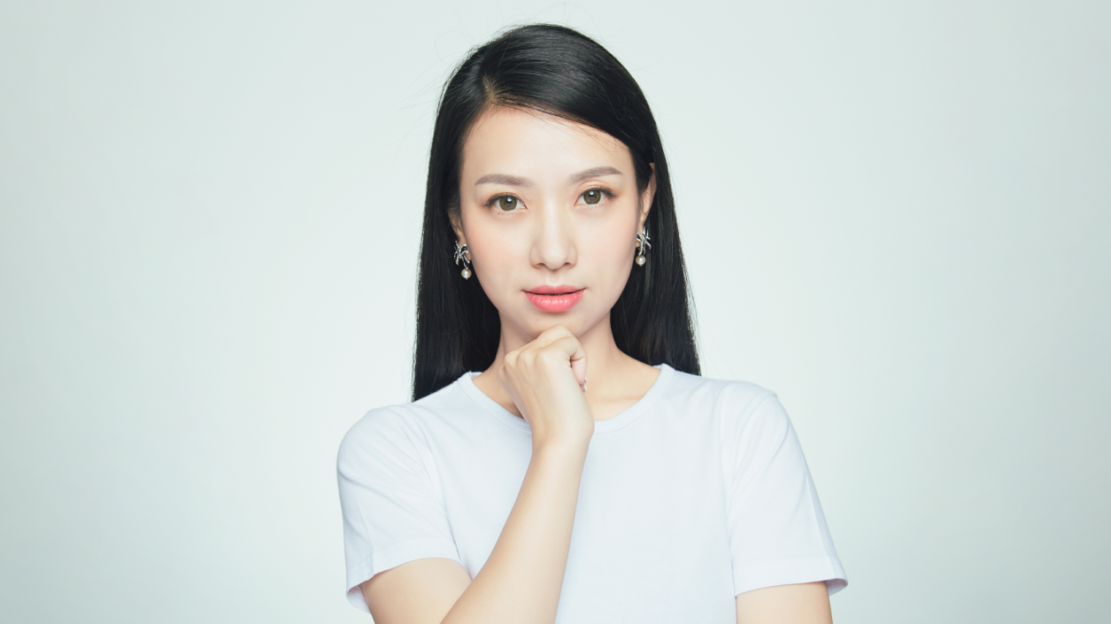 朱红 作品《祖列依哈睁开了眼睛》片段 朱红 作品《祖列依哈睁开了眼睛》片段