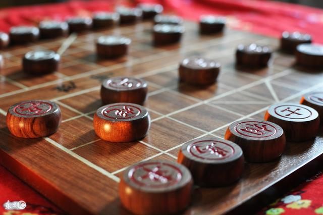 象棋对局反宫马后中争先,请欣赏崔革大师的精彩对局