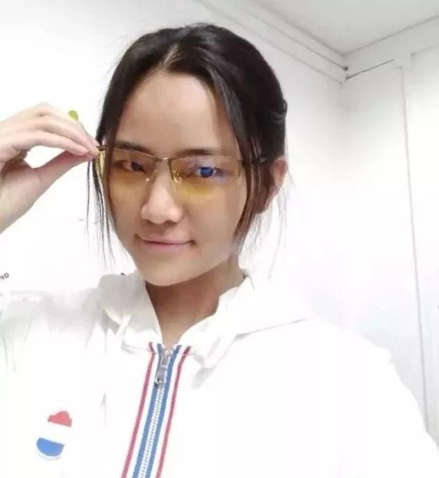 武汉二本高校女生成功考取北京大学研究生,探