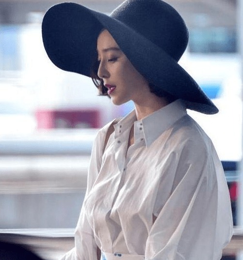 蝴蝶效应!范爷重创影视股 华谊兄弟股票跌停