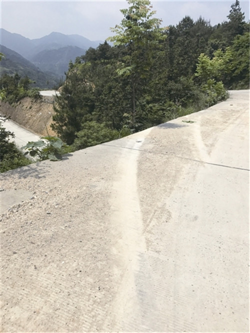 山福盤山公路事故多發的臨崖路段為啥沒護欄?有解