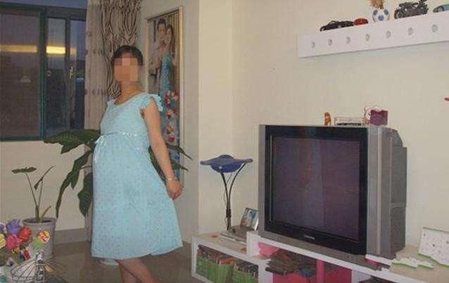 怀孕8个月和婆婆吵架, 老公一拳打在孕妇肚子