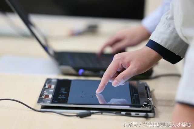 韩国竟然用这招阻止尖端人才跳槽!却依然敌不