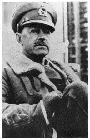 被打怕了的英国人已经准备跑路了，英军司令亚历山大将军（即敦刻尔克指挥英军撤退的那位将军）决定放弃仰光，他要求中国军队迅速进入缅甸阻击日军。图为亚历山大将军。