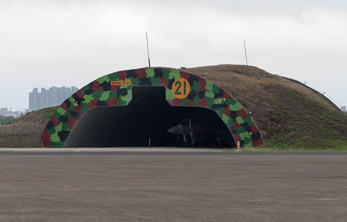 一旦解放军对台作战,需要多少兵力?台媒:这次,岛内彻底炸锅了