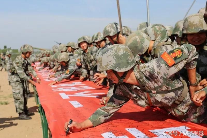 土豪旅首战朱日和,与第一蓝军旅进行对决,能