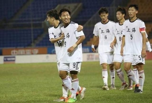 中国队终于拿足球比赛冠军了!周到君带你走进