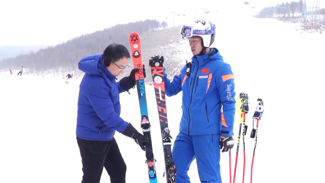 《冬奥知否》揭秘高山滑雪和单板滑雪
