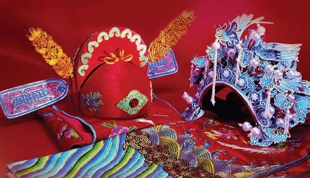 婆婆旁敲侧击让我交出陪嫁,我取钱时,才知我妈