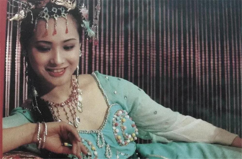 7 đại mỹ nhân Tây Du Ký nức tiếng một thời, 35 năm vẫn còn thương nhớ Tây Lương nữ vương - Ảnh 9. 7 đại mỹ nhân Tây Du Ký nức tiếng một thời, 35 năm vẫn còn thương nhớ Tây Lương nữ vương - Ảnh 9.