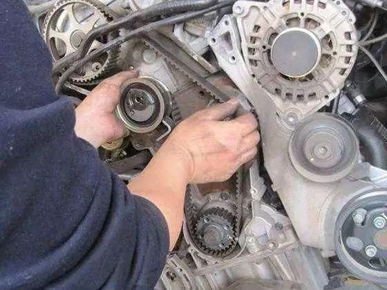 汽车发动机声音大,是什么原因?