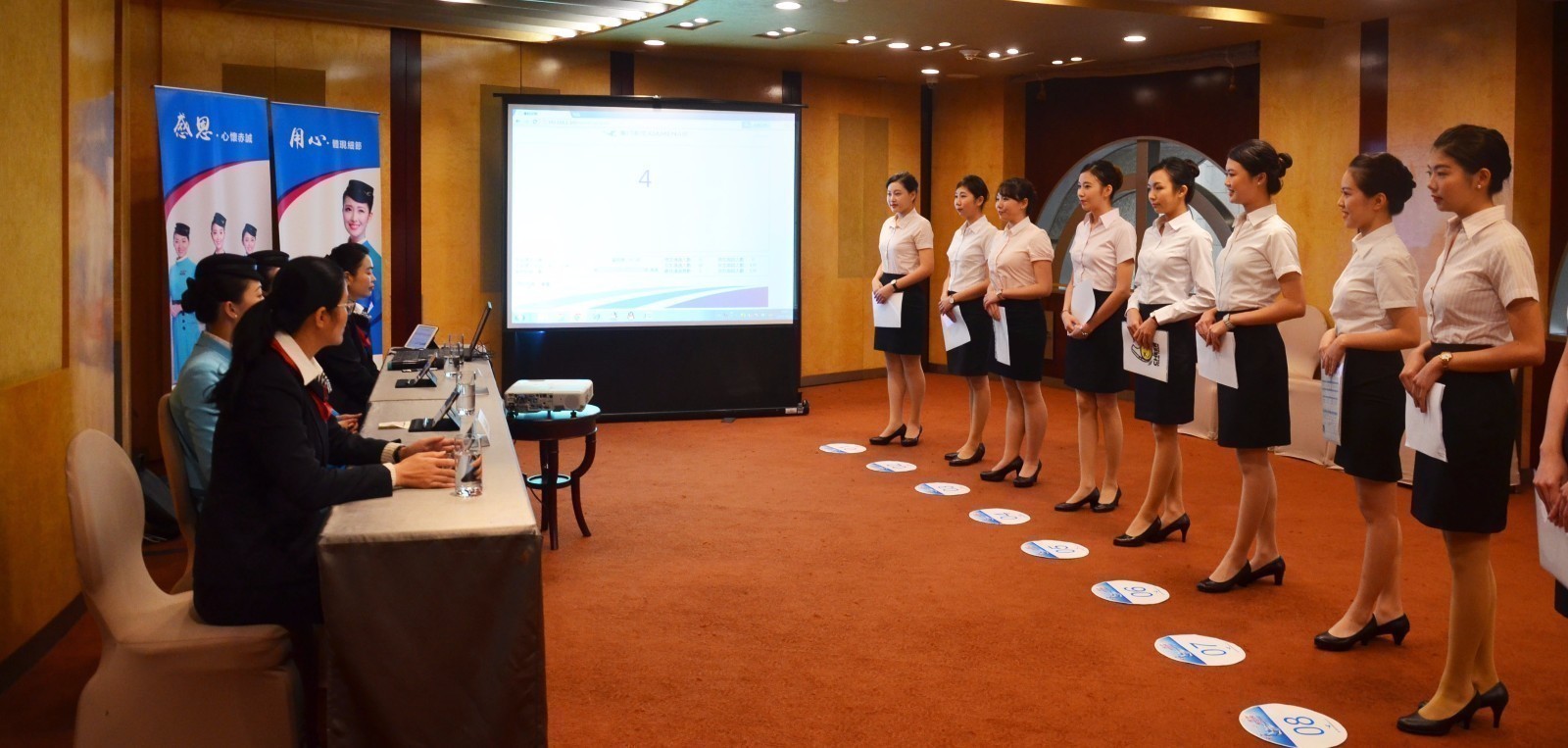 国内航企台湾招空姐 两千人报名仅百人入围