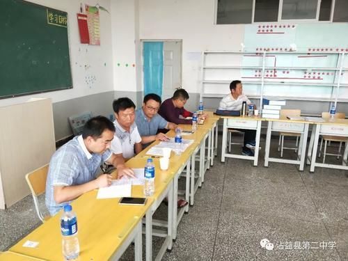 曲靖市教育局到我校对支教教师进行工作考核