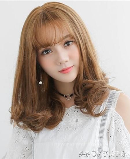 齐肩中短发梨花头发型,内扣烫卷设计修颜减龄