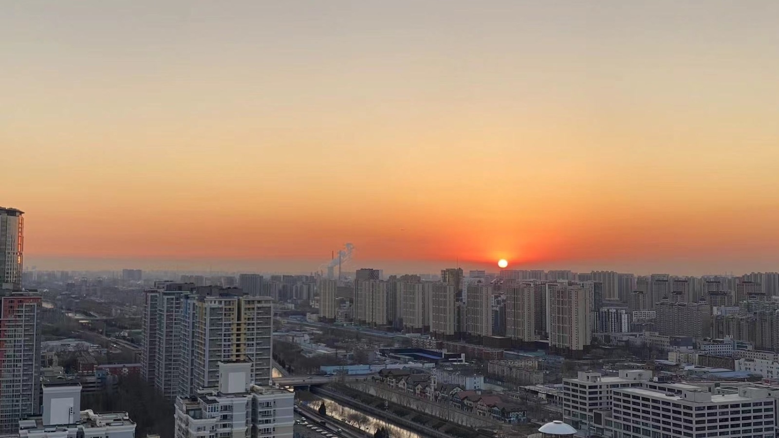 真冷！今白天晴好，最低温仅4.2℃，温差大“洋葱式”穿衣法用起来！_北京时间