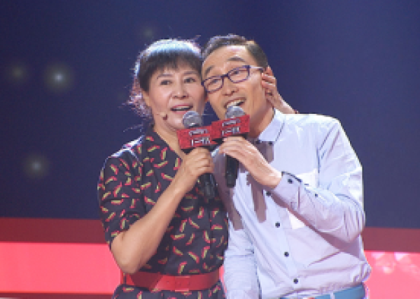 巩汉林与妻子金珠