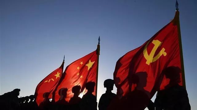 不忘初心 军旗飘扬—中国人民解放军军旗背后的故事  京华丹心  昨天