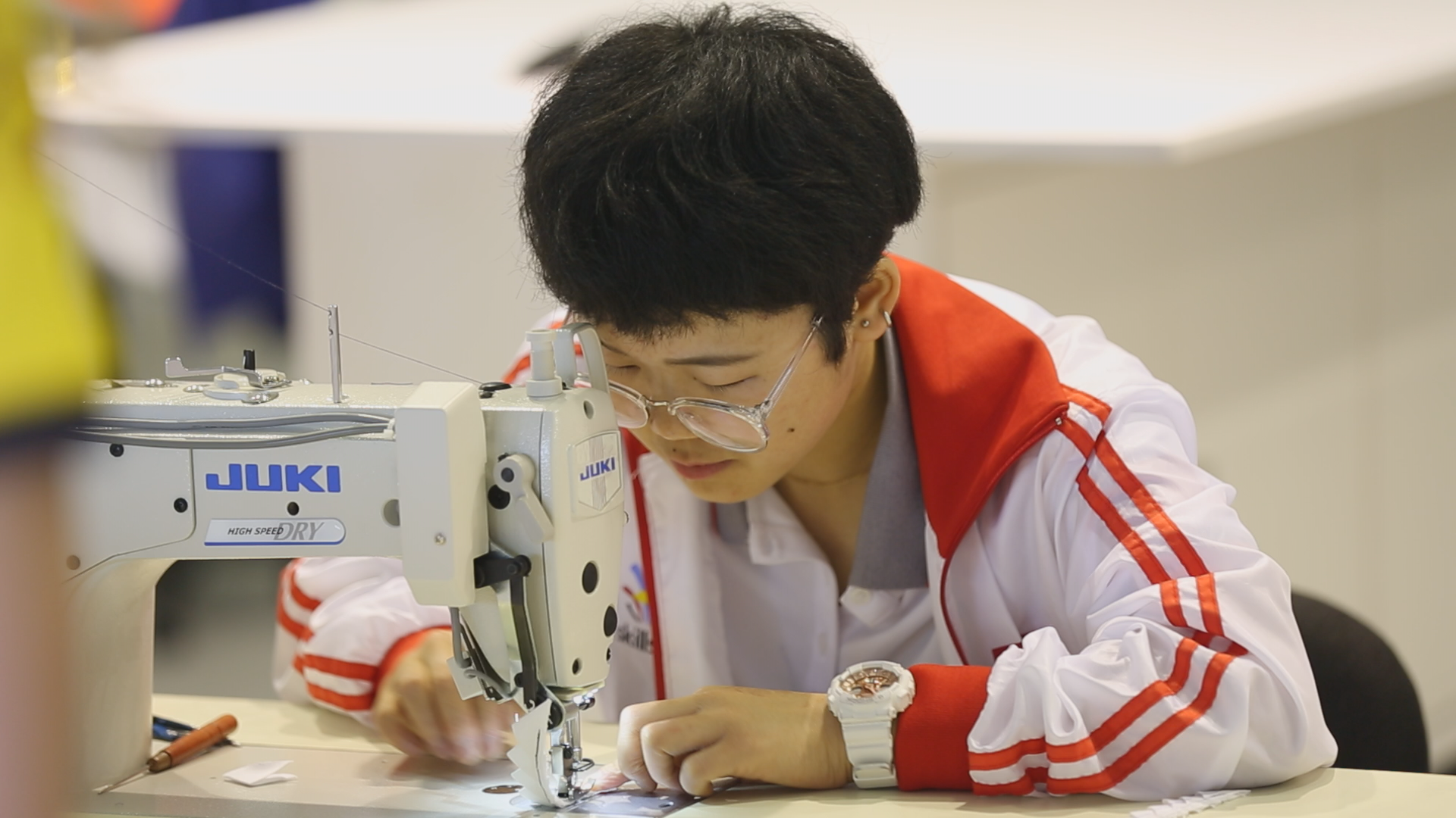 世界技能大赛时装技术项目比赛冠军——胡萍_北京时间