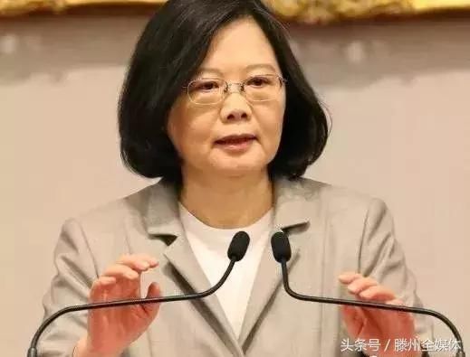 美国宙斯盾驱逐舰穿越台海 看台湾牌你还能打