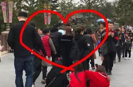 情人节易烊千玺公开合影虐狗?王俊凯是真的撒