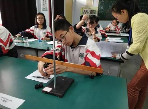 潼关县教育局三大特色工作推进信息技术教育