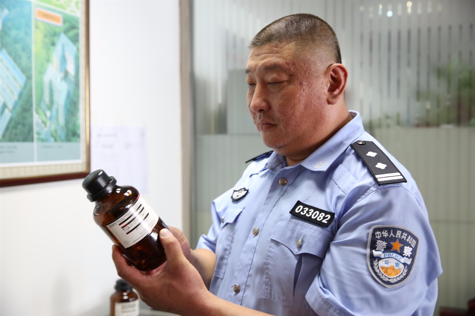 “缉毒英雄”十年风雨路_北京时间