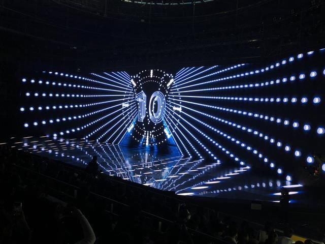 天雷滚滚 的华为荣耀V10发布,Magic2离我们还