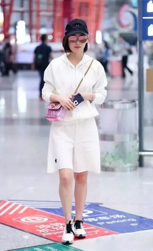 我打死不穿的广场舞大妈打底裤,bella居然穿