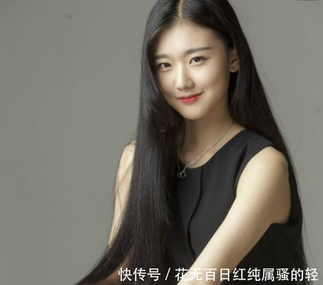 她在《扶摇》和《烈火如歌》里面演技尴尬,为