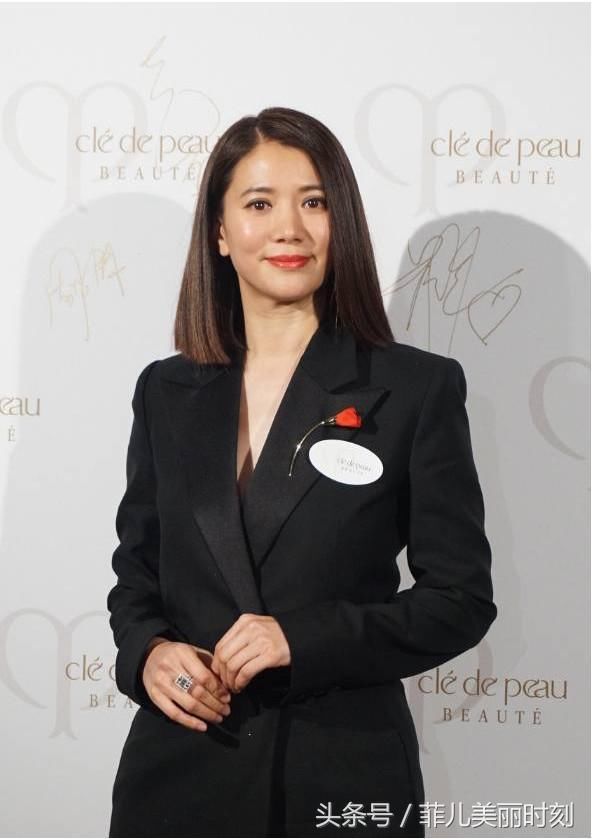 看了袁咏仪的腿,男人都要怀疑人生,不知张智霖