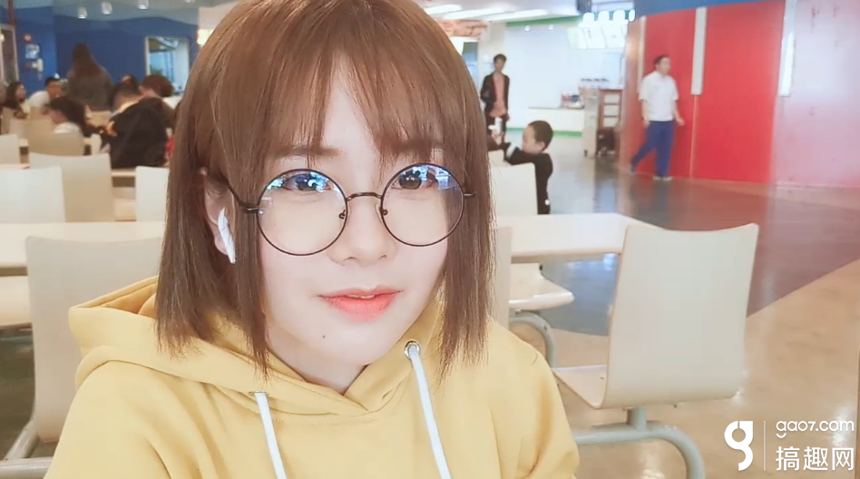 虎牙人气主播轩墨宝宝连续公益直播 怪不得人