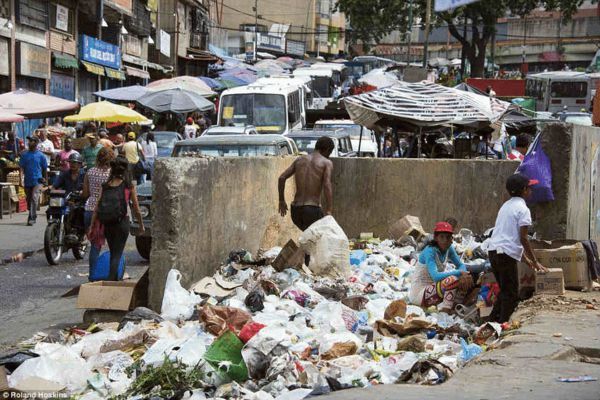 陷入经济泥淖的委内瑞拉:富人和穷人的生活