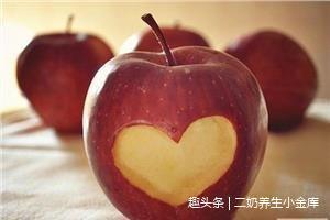 把苹果敷在脸上,一周后脸上发生了惊喜的变化