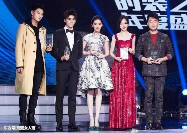 唐嫣和杨幂同穿红色亮片裙,一个清爽少女,一个