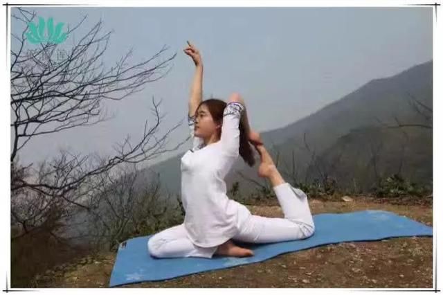 瑜伽体式 之 鸽子式,每天进步一点点!