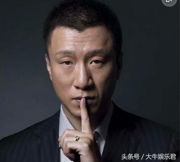 向华强是香港最厉害的人,但是我看到他时,彻底