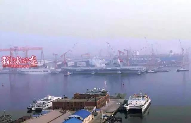 历史性时刻!中国第一艘国产航母今晨离开码头