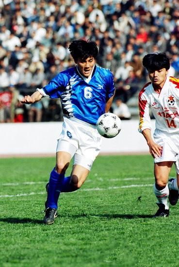 大连足球史上今天:1995年马林扳平小王涛反超