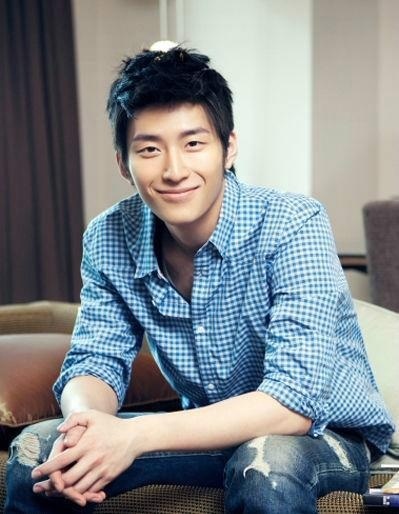 窦骁微博晒逗比自拍,柿子演过哪些作品?为什么