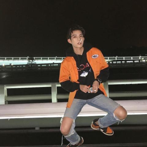 12星座男越来越爱你的表现?双子:油腔滑调变专