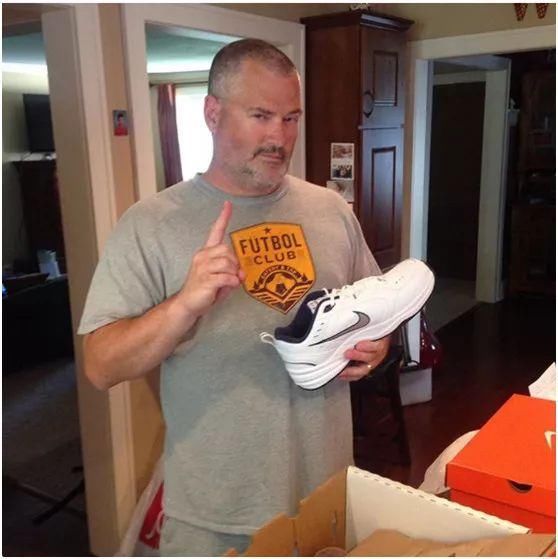 侃爷又怼Nike?老爹鞋在一片嫌弃中更火了!