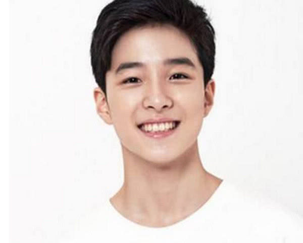 的6位男星,被称为漂亮男孩诞生元年,丁程鑫黄