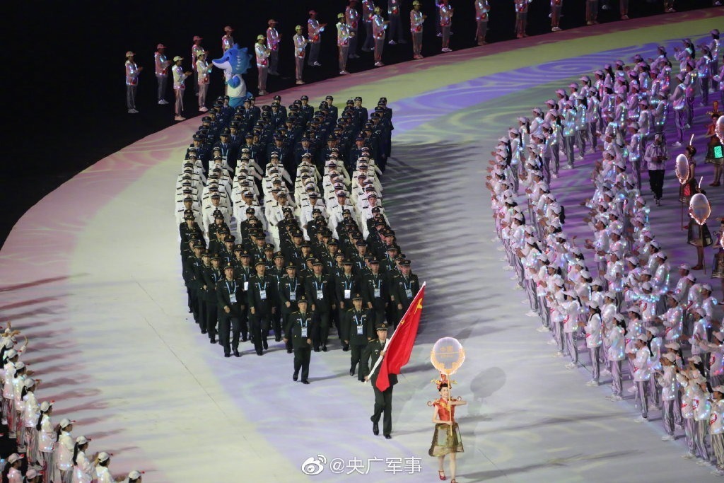 本届世界军运会，中国组建了史上最大规模体育代表团，在所有代表团中人数最多。八一男篮主帅王治郅担任旗手。