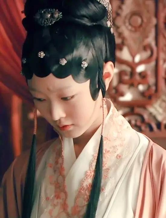 新版《红楼梦》赵丽颖杨幂黄轩等配角已晋升一