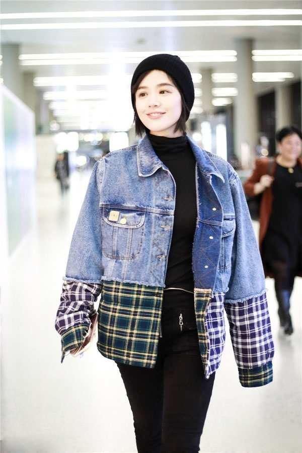 周冬雨马思纯机场街拍,网友:一个女神范十足,一