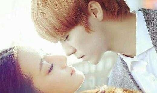 浅析迪丽热巴和鹿晗亲吻照,关晓彤看了不生气