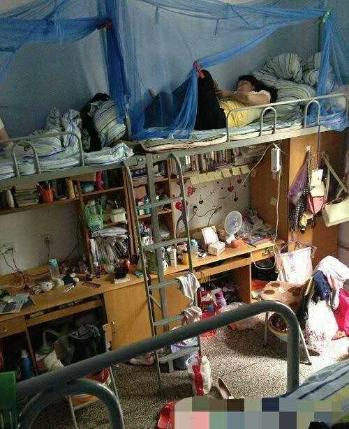 这个问题小编也曾想过,小编曾天真的以为:只有邋遢的男生,没有不爱