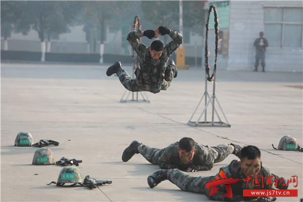 陕西省首届军营开放日活动在陆军第83集团军